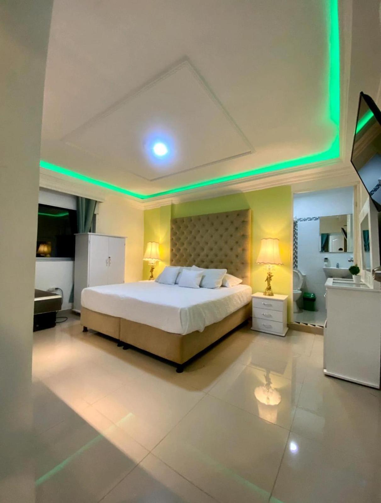 Hotel West California Puerto Espejo Buitenkant foto